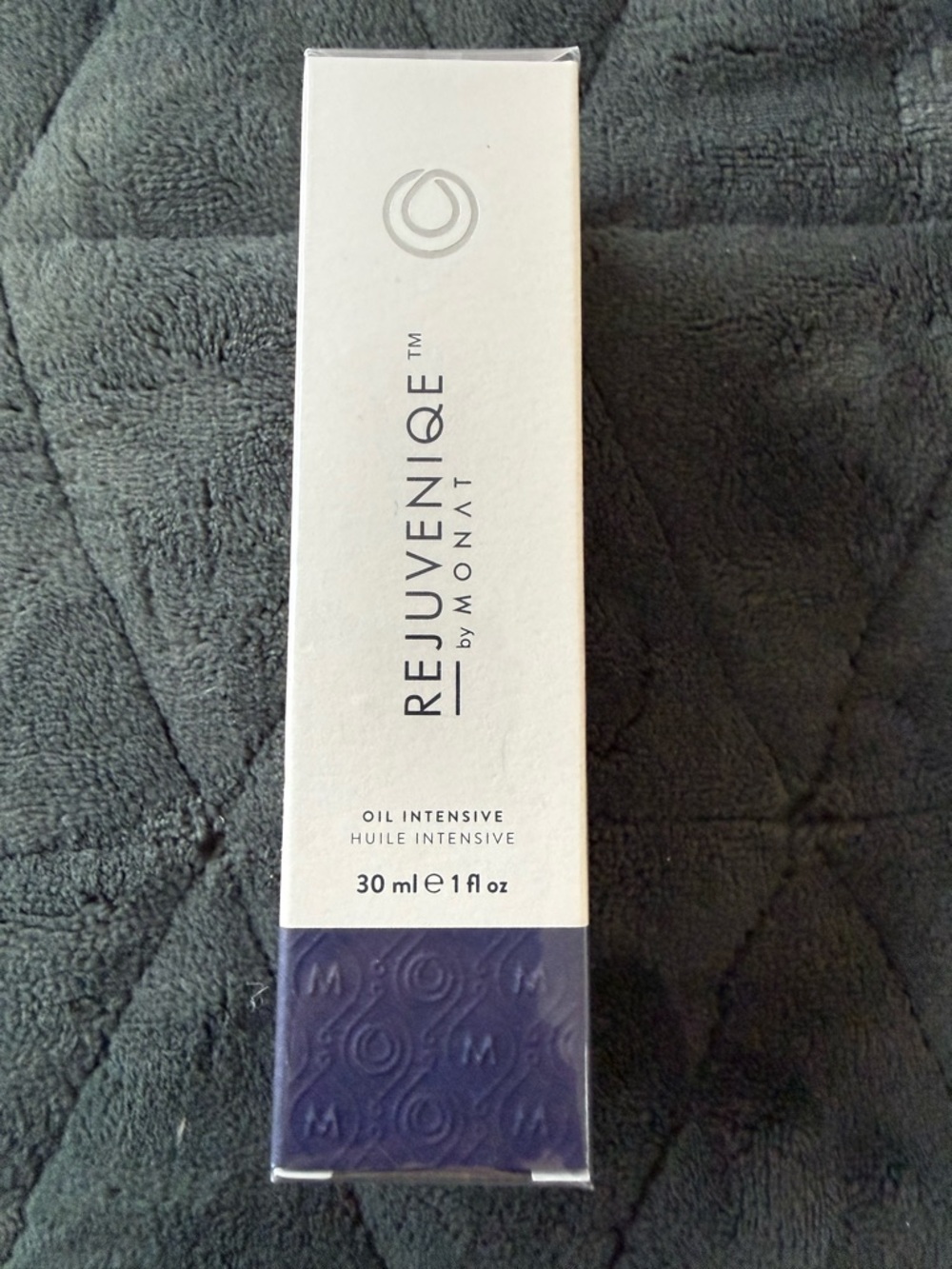 Rejuveniqe Oil - Monat